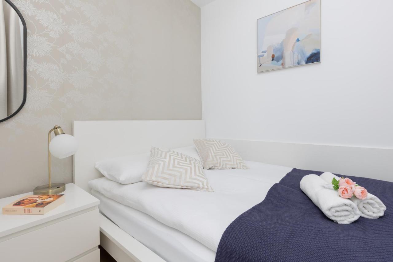 Warszawa Srodmiescie Bonifraterska Apartments By Noclegi Renters Εξωτερικό φωτογραφία